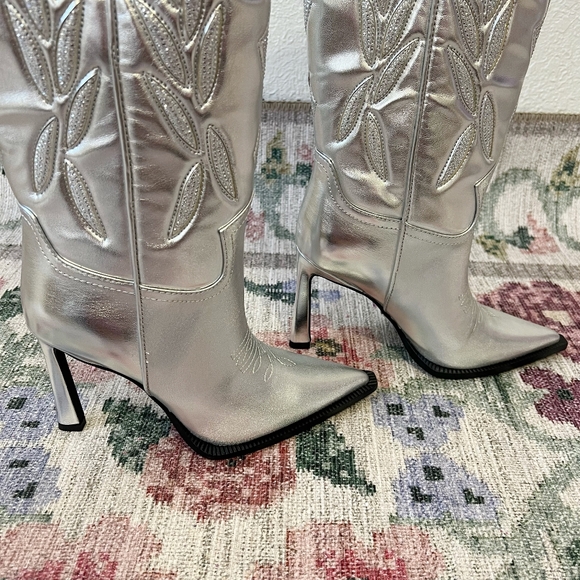 New Steve Madden Kinzee Pointed Toe Cowboy Boots - Picture 4 of 12